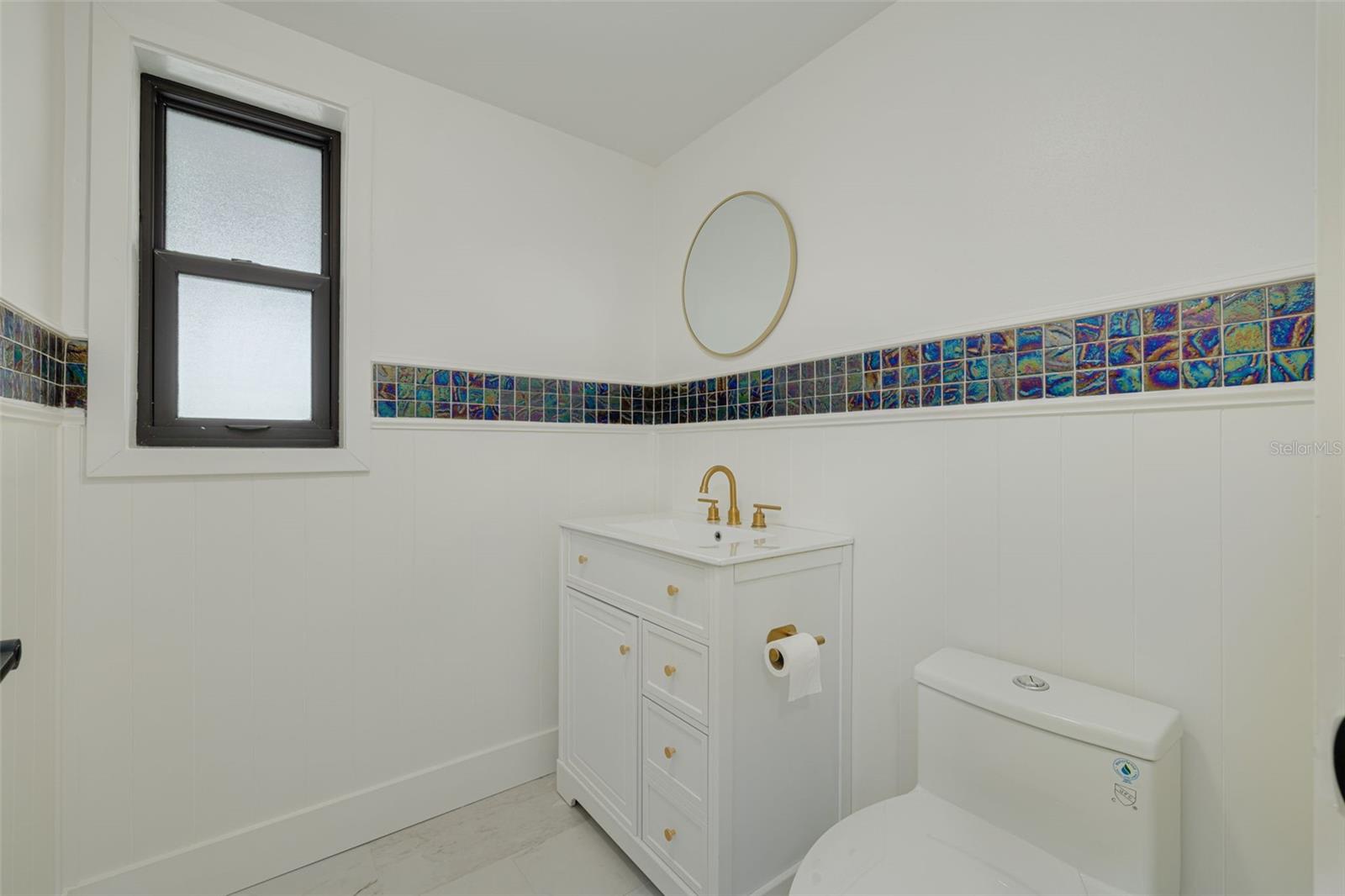 downstairs half bathroom