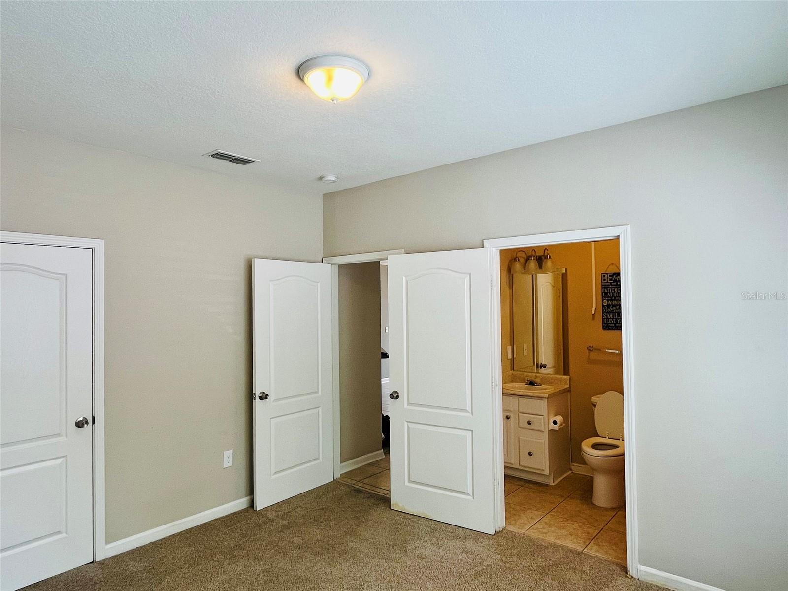 2ND BEDROOM WITH ACCESS TO BATH