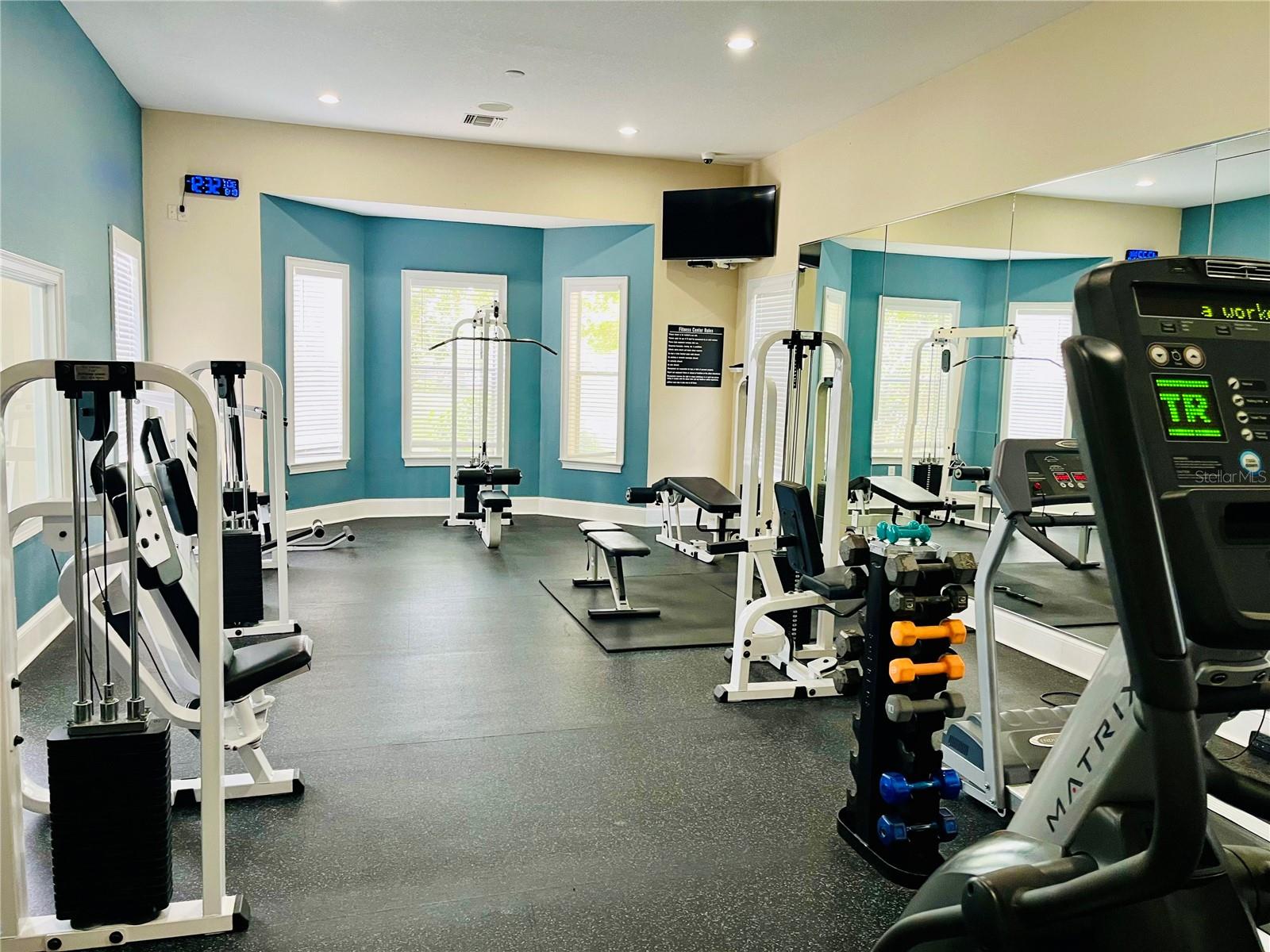 COMPLETE FITNESS CENTER