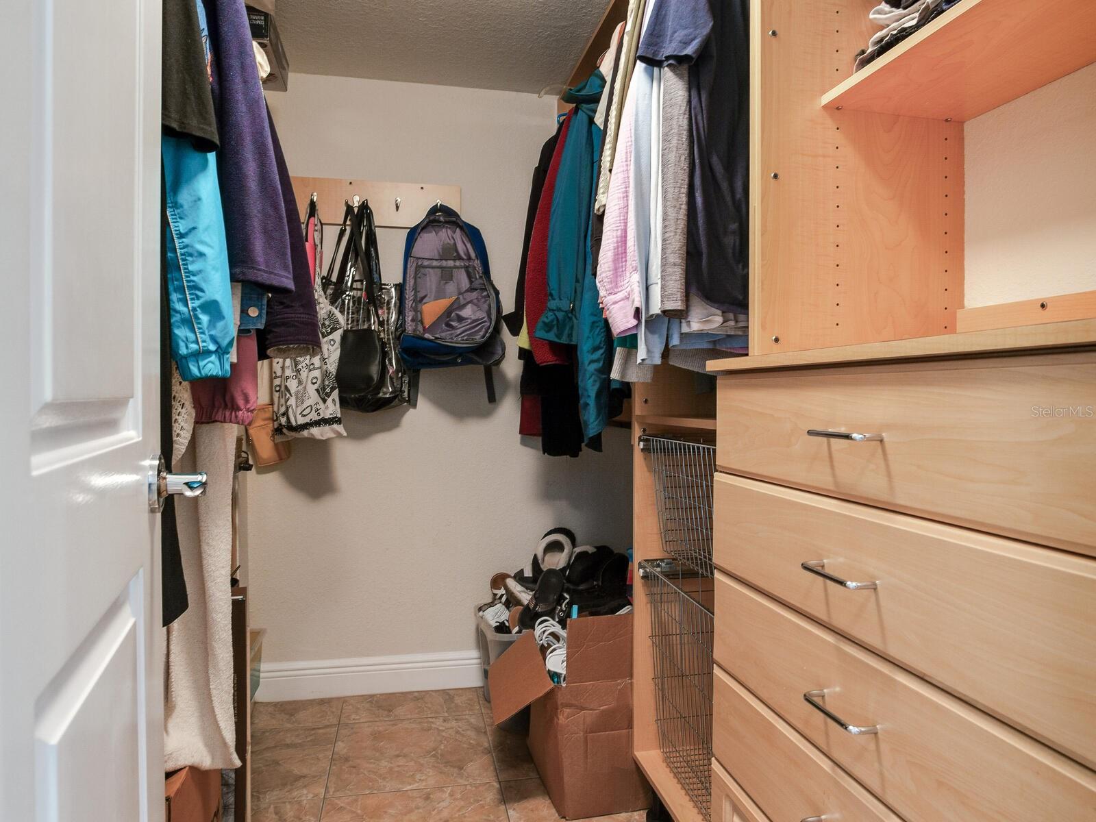 Walk-in Closet