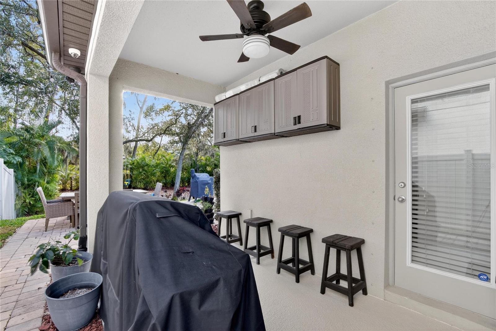 Rear under truss Lanai