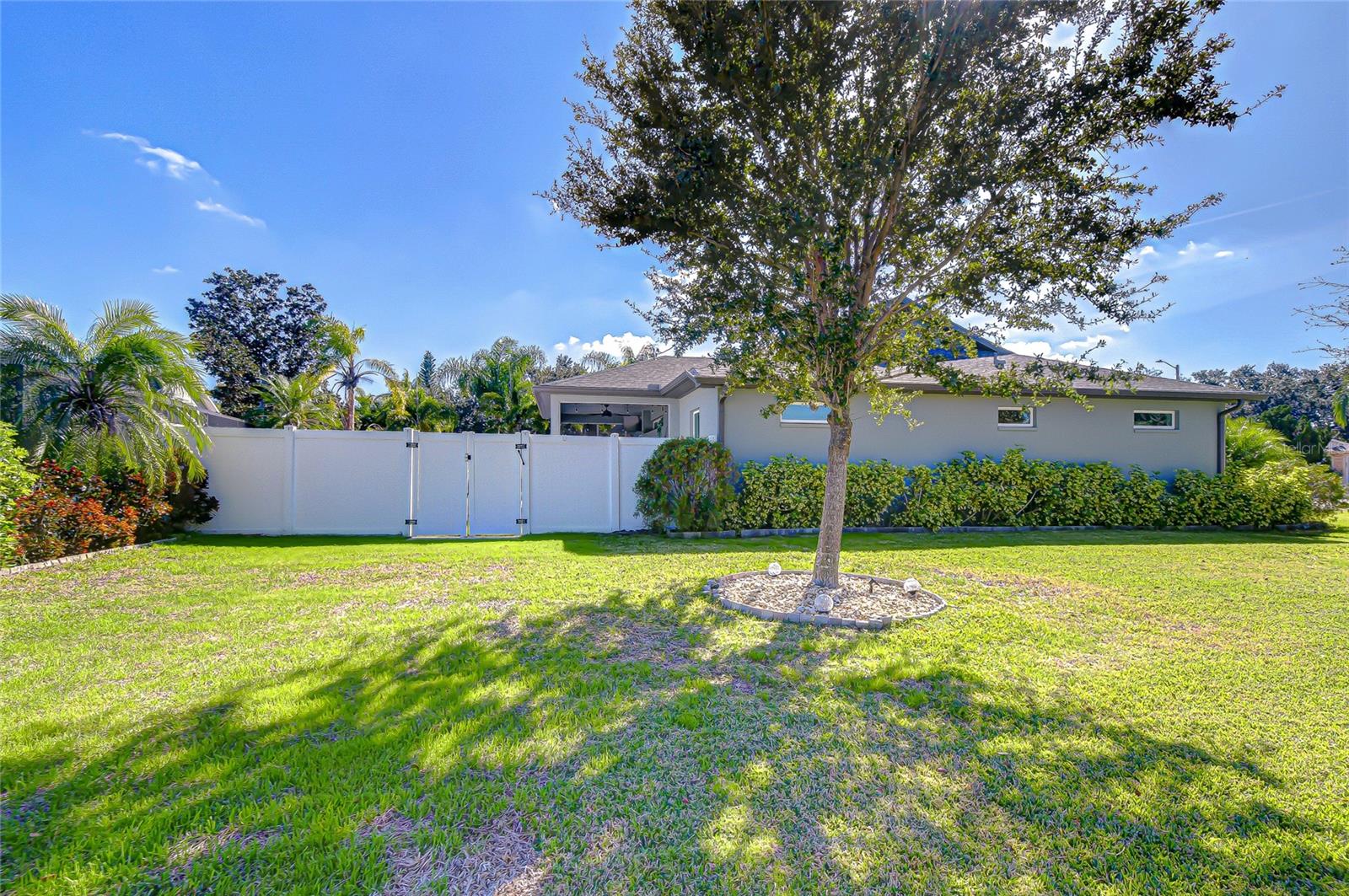 Side entry to backyard!