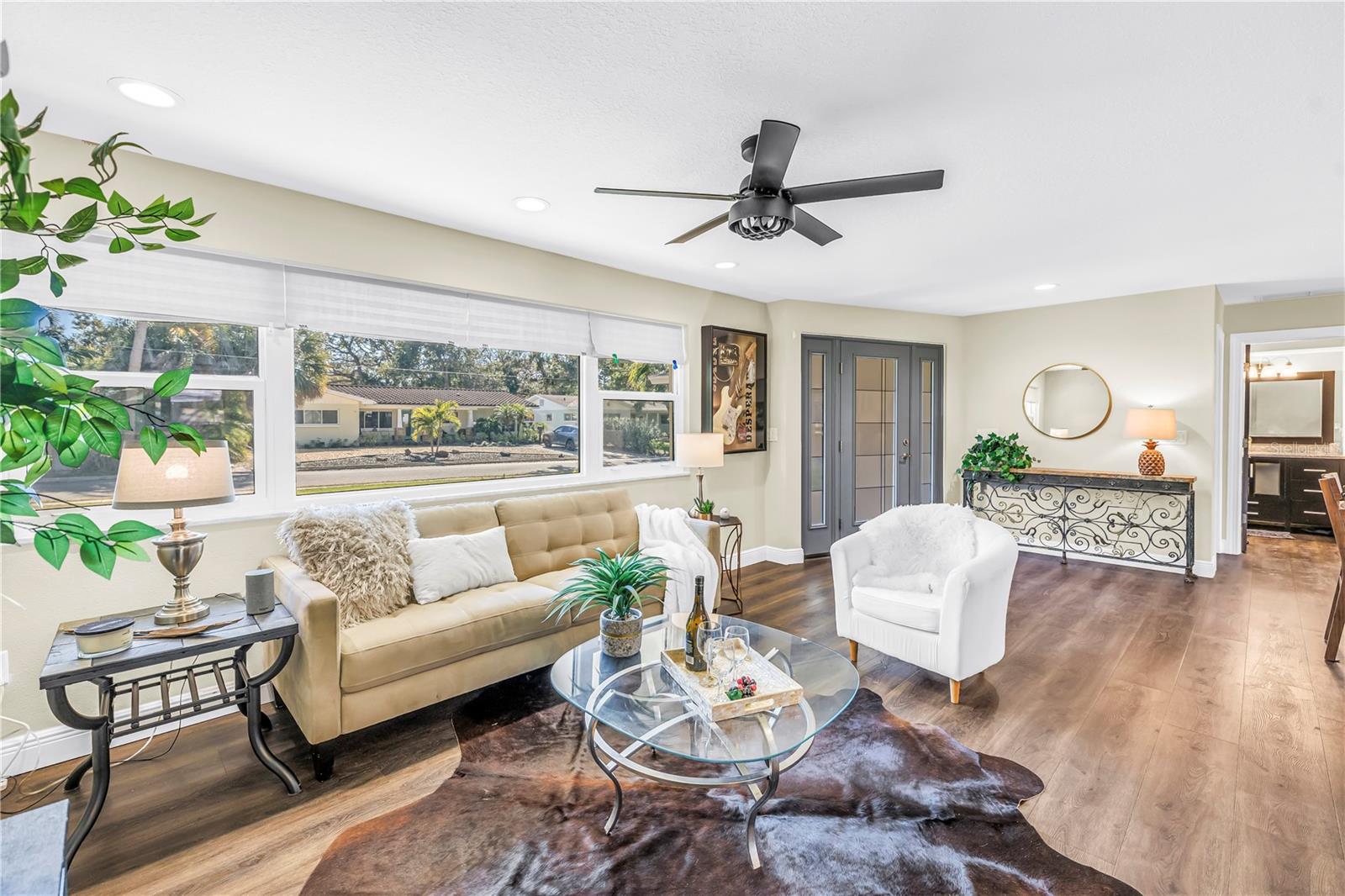 Multiple living spaces and socializing or just relaxing on your own