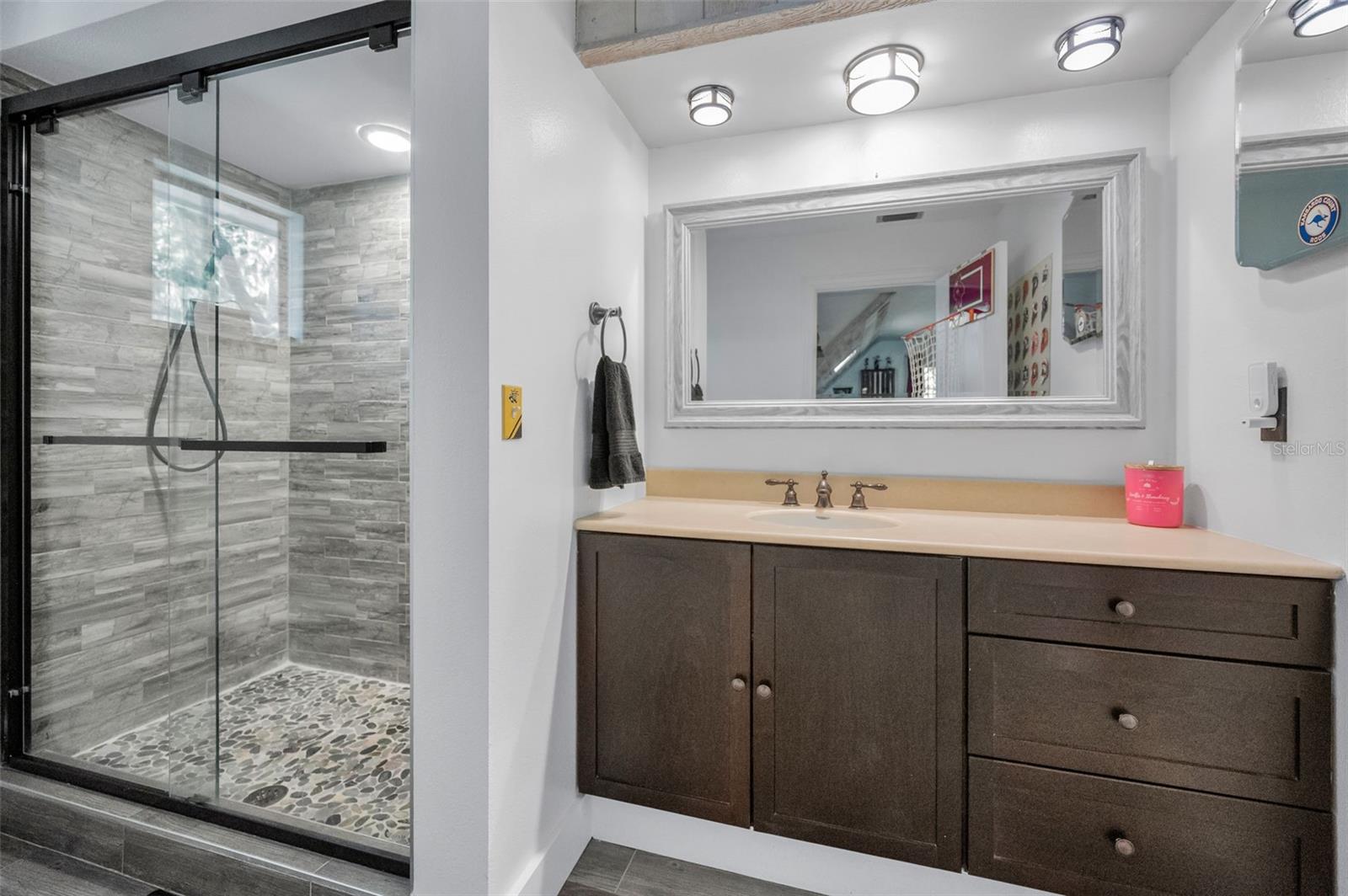 Ensuite Bathroom to Bedroom 3