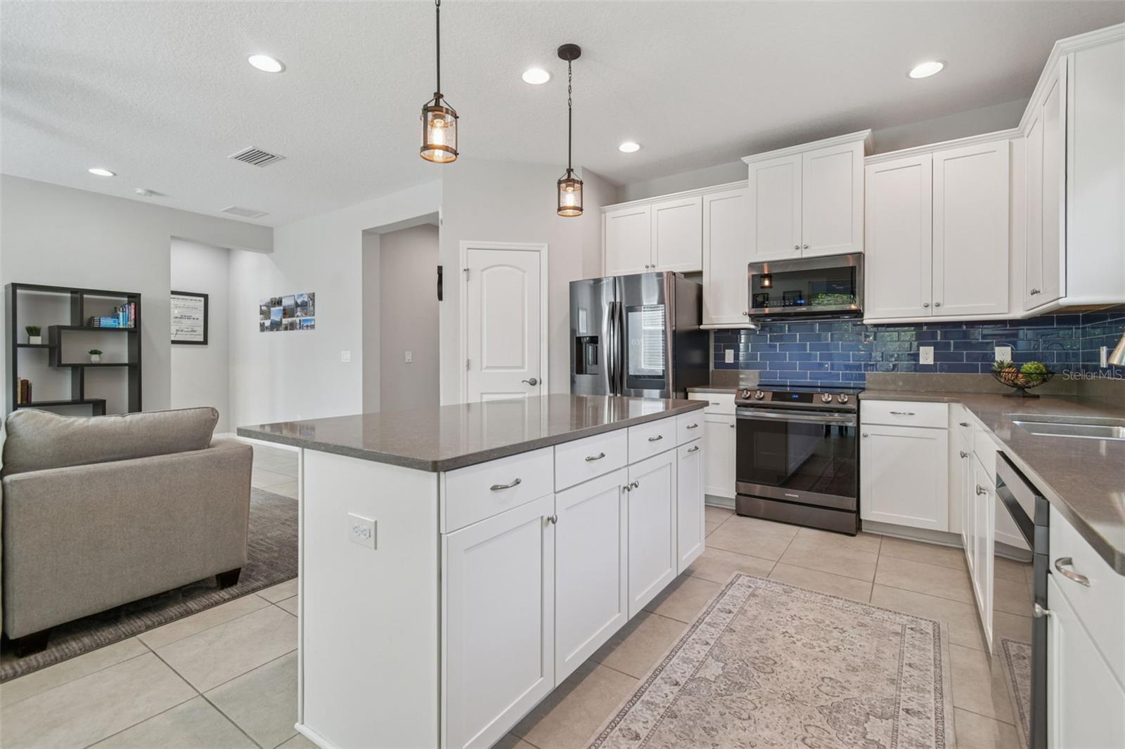 Current colors- in style