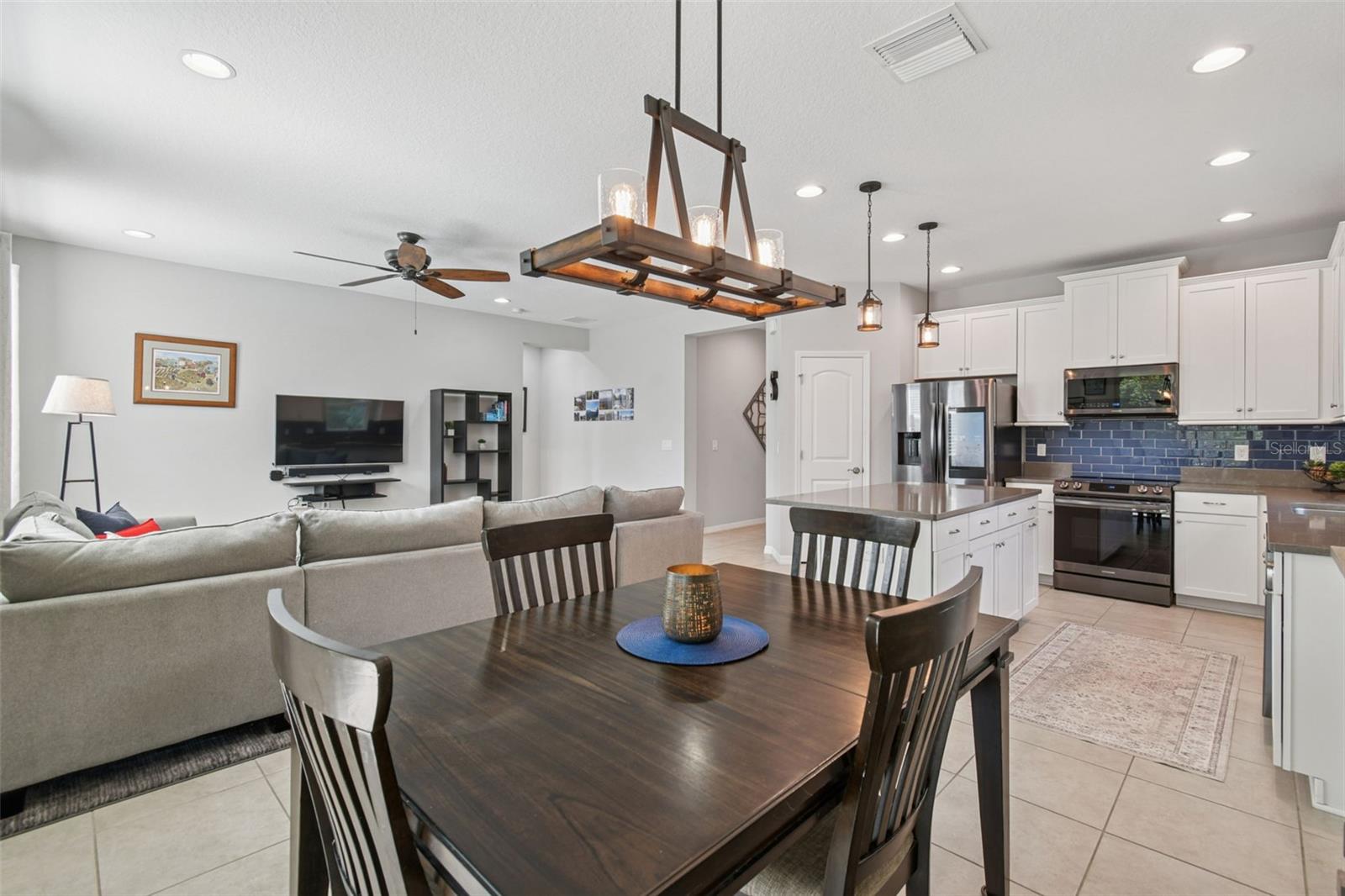 Easy family dining and entertaining