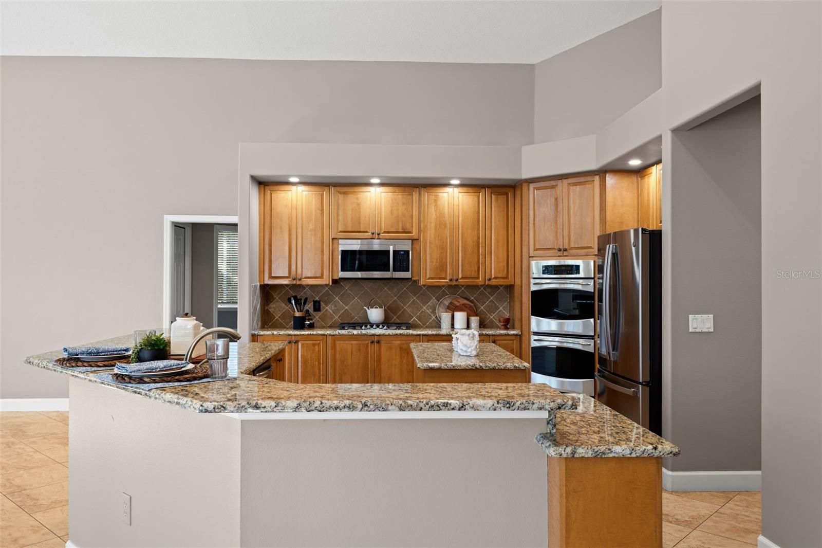 Large kitchen - entertainers dream!
