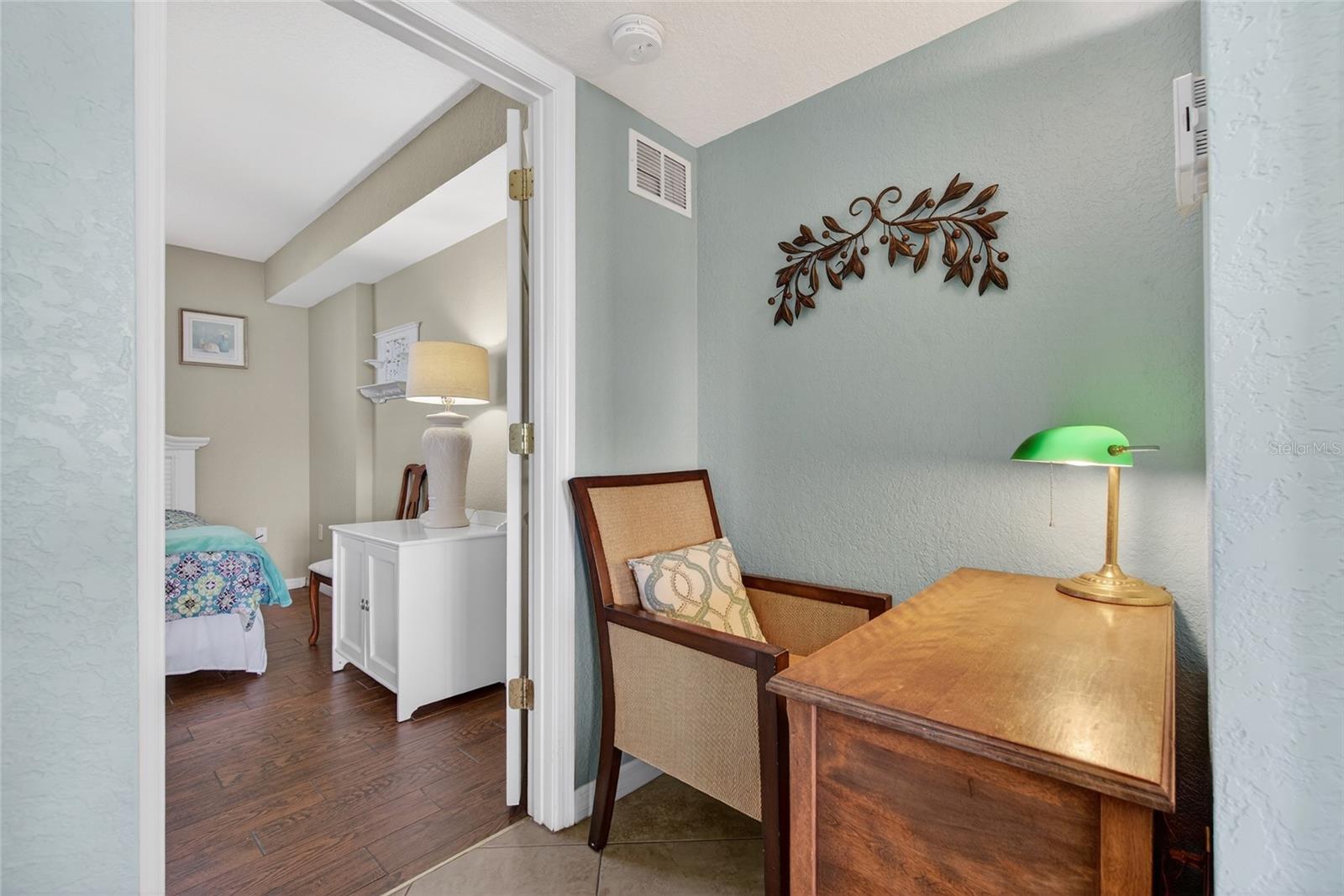 hallway to bathroom 2 / bedroom 2