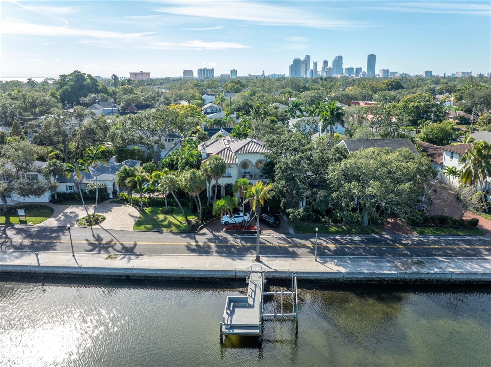 Home with Downtown St. Pete footsteps away
