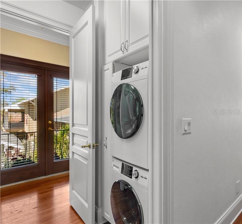 Washer/dryer in closet