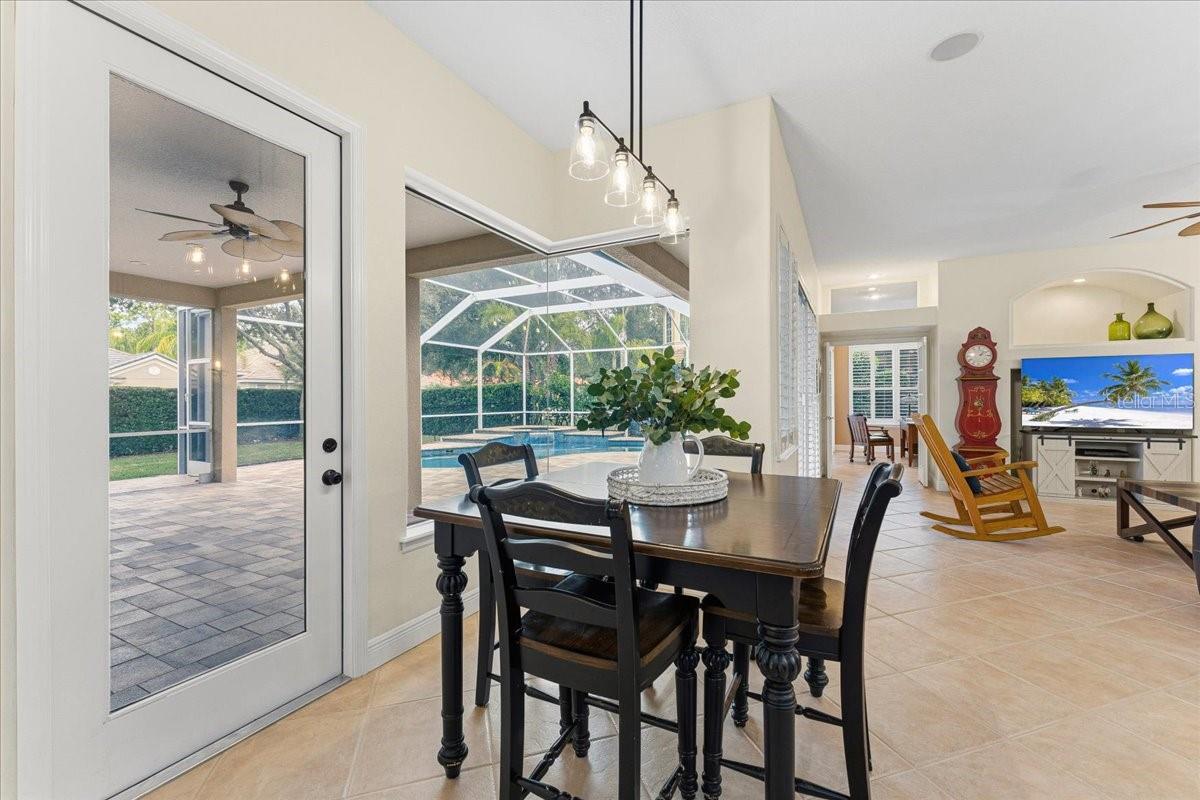 Eat-in space in Kitchen