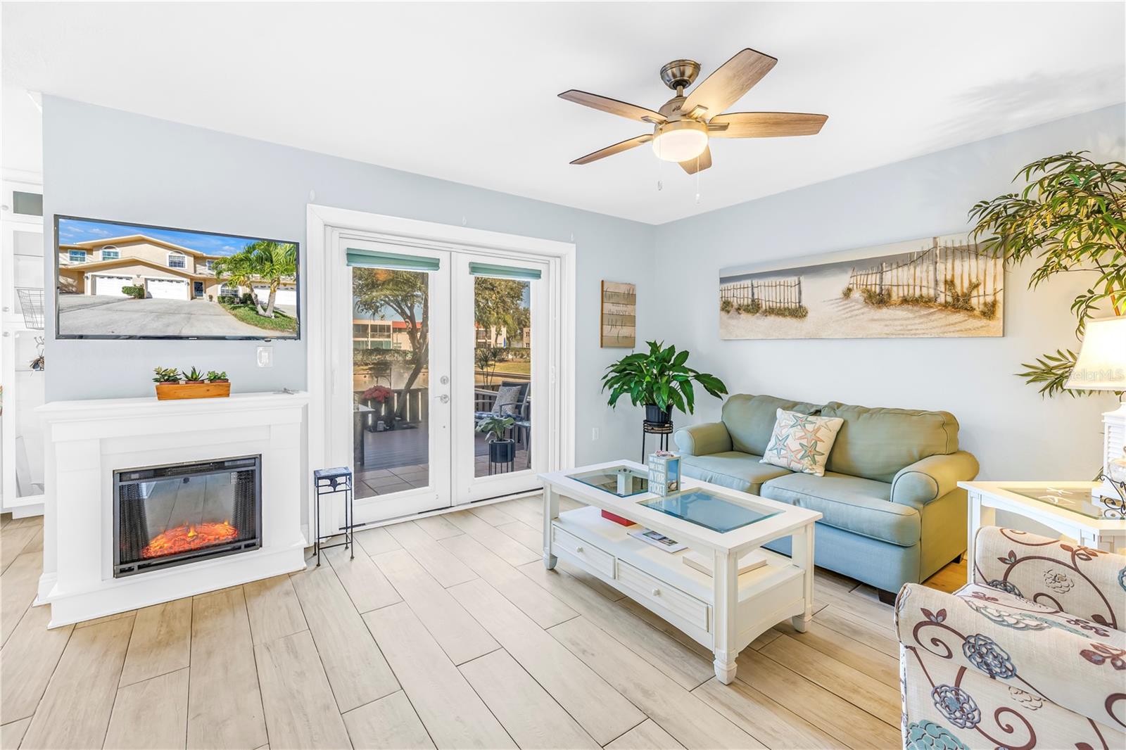 Family room/Dining Area