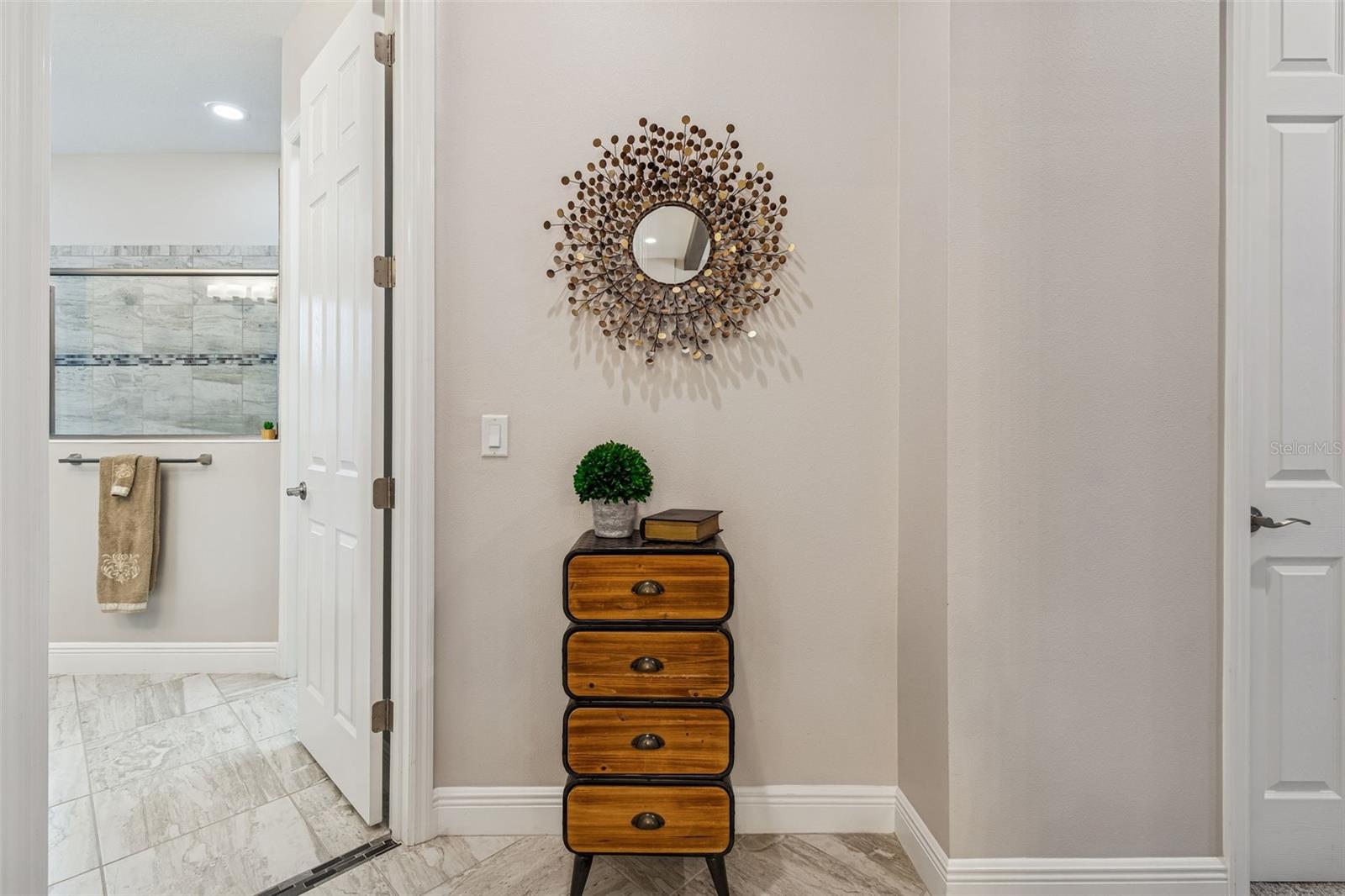 OWNER'S RETREAT FOYER