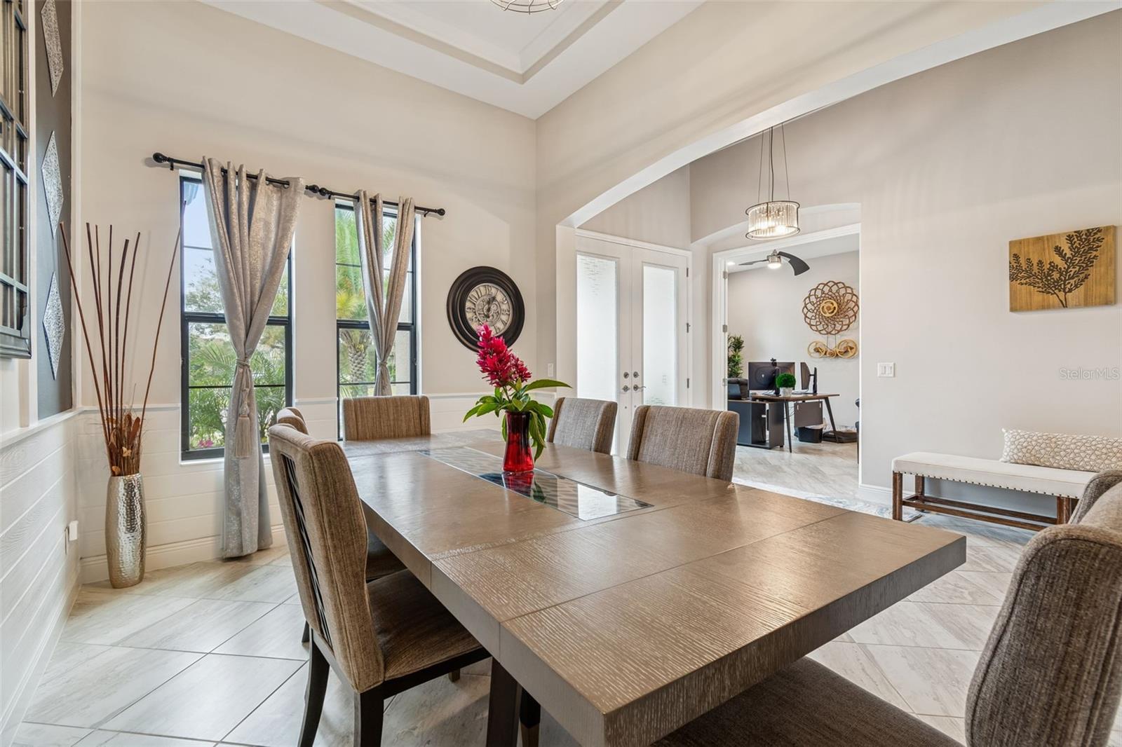 FORMAL DINING W/ ARCHWAYS