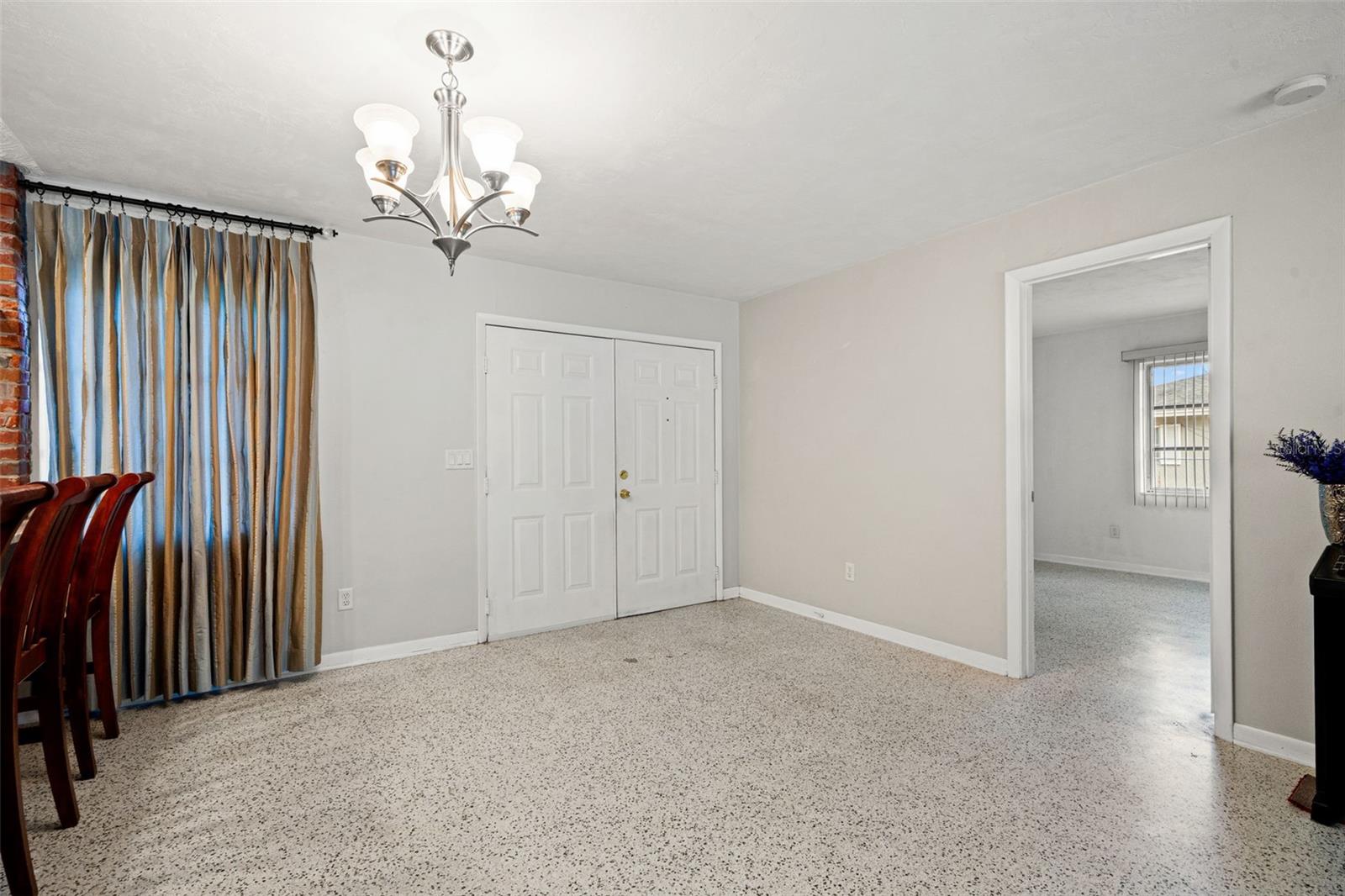 Entry:Grand Double door