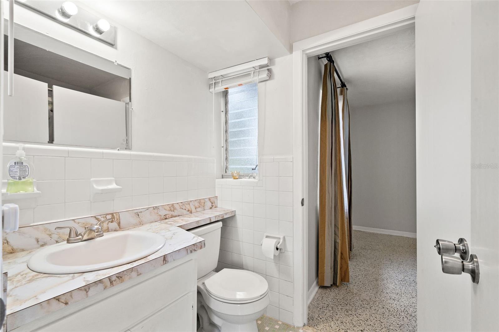 Jack N Jill Bathroom (2)