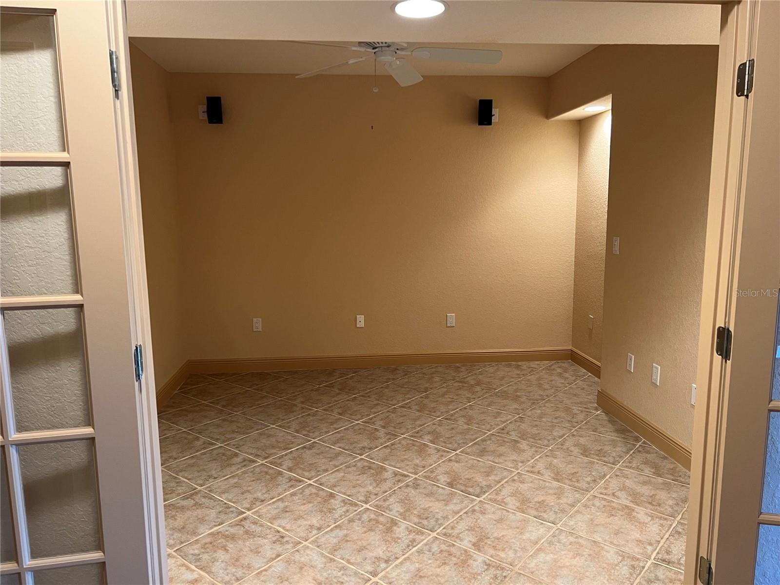 BONUS :DEN OFFICE DINING ROOM