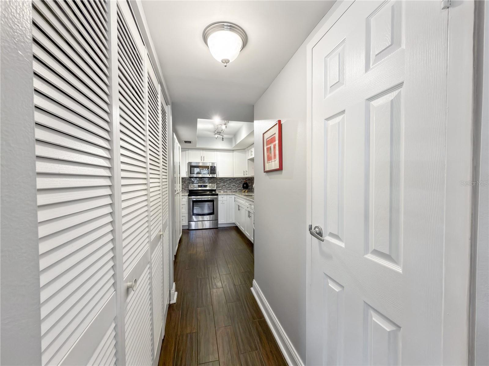 Fully Updated Guest Bath - Perfect for Entertaining