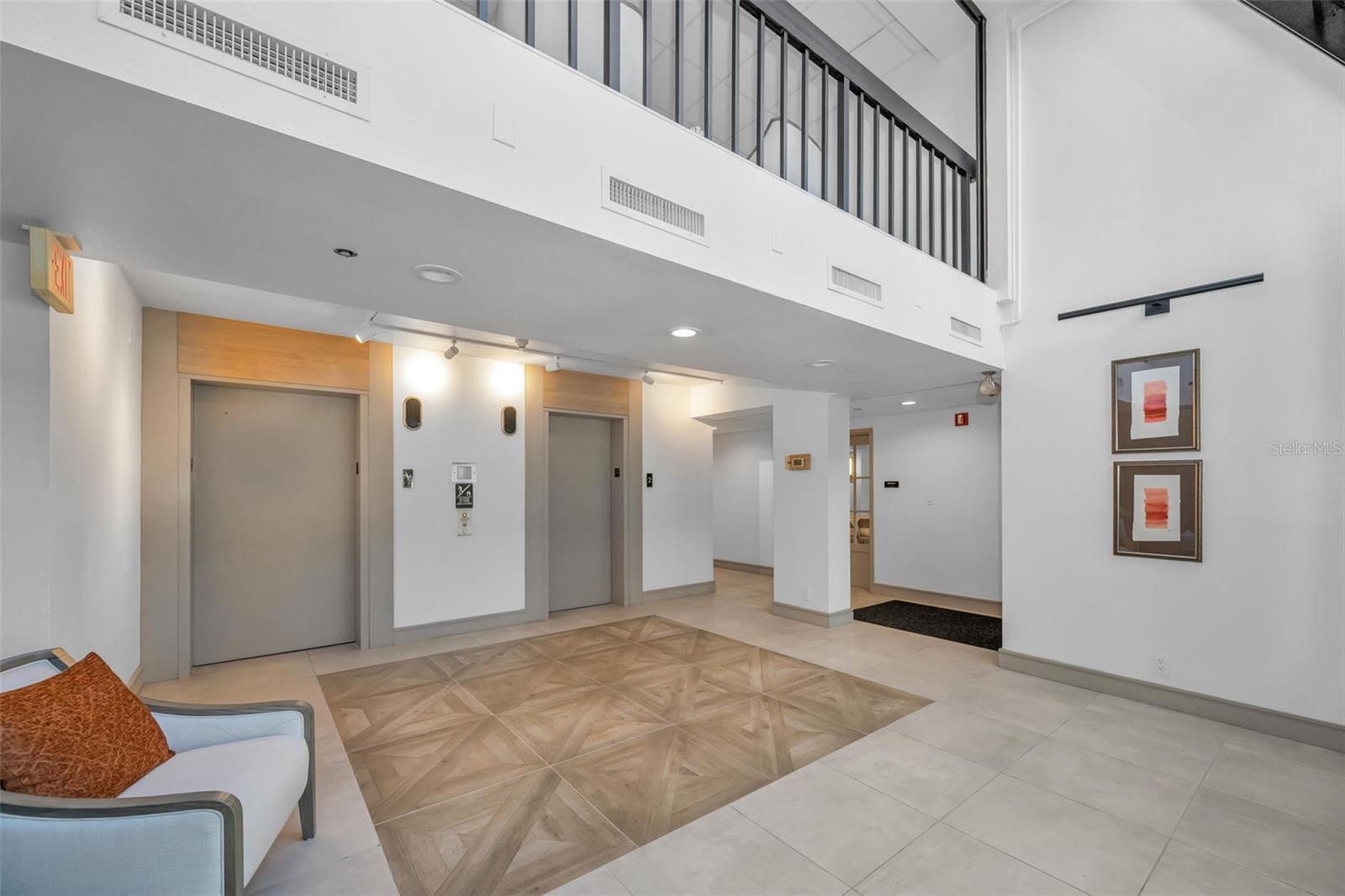 Lobby looking into the Oaks Room