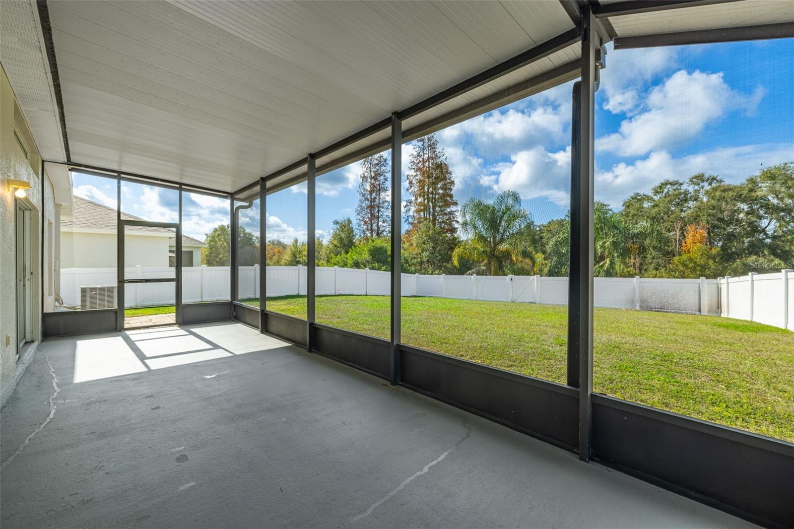 Conservation views and privacy fence