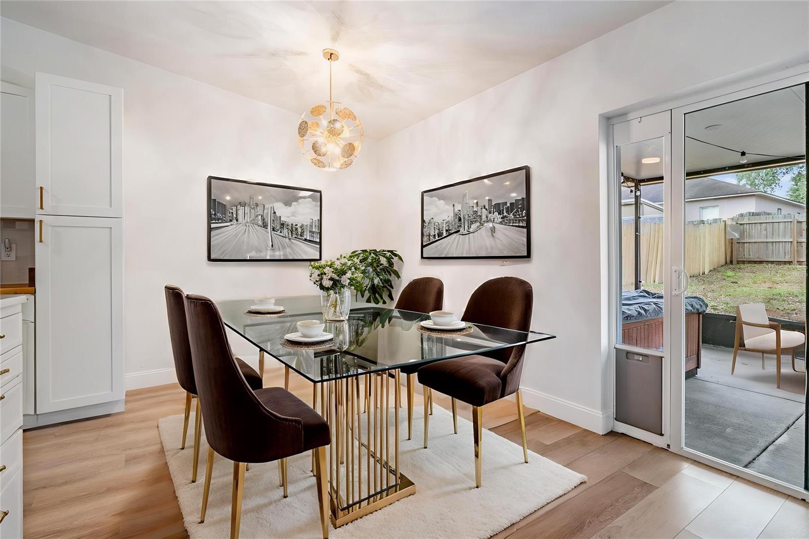 This photo has been Virtually Staged.