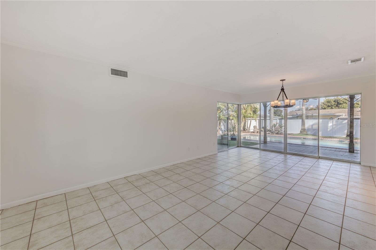 OPEN FLOOR PLAN LIVING/DINING