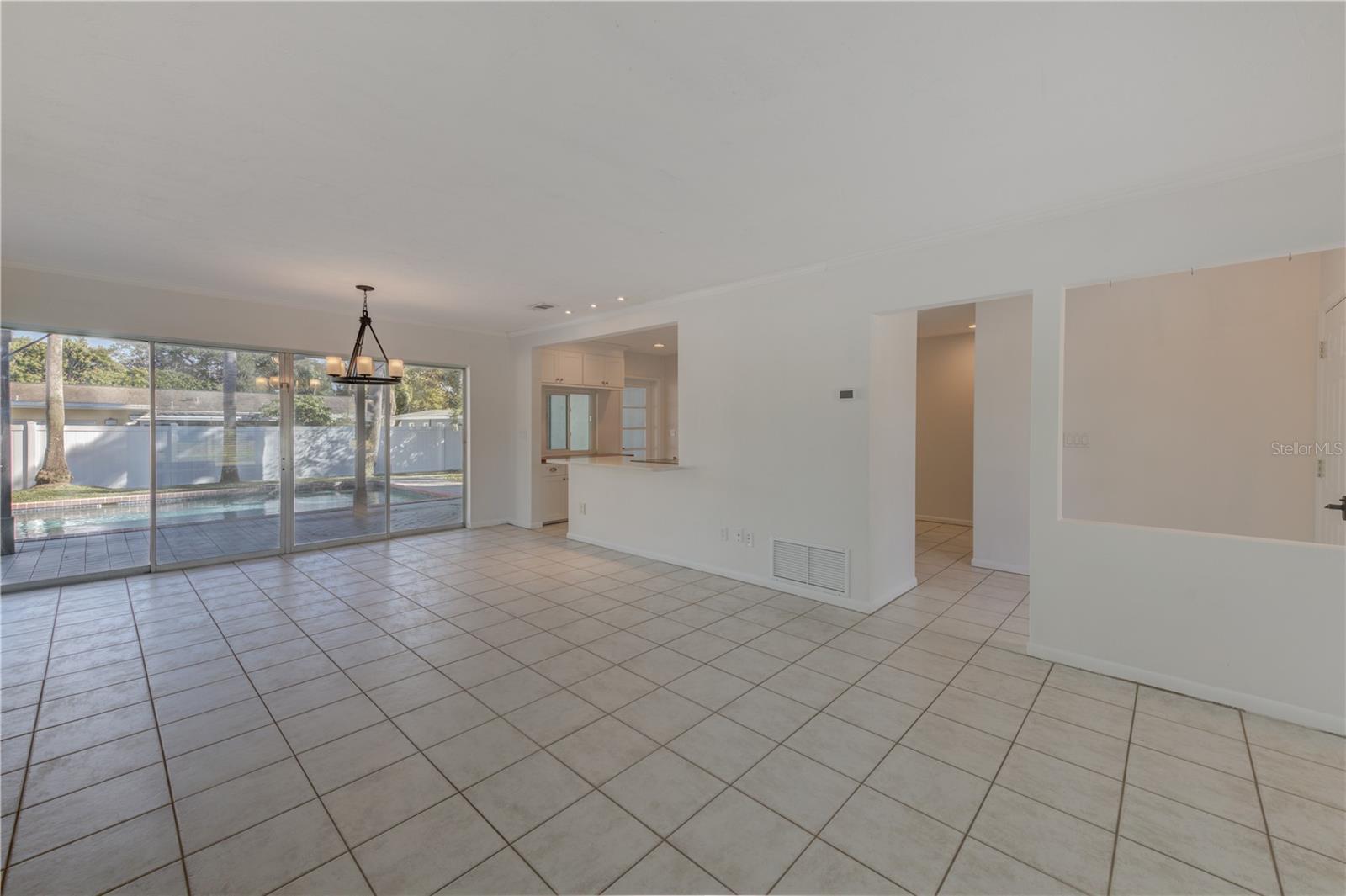 SLIDING DOORS BRING THE OUTDOORS IN