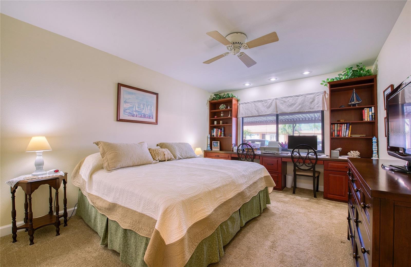 Bed 2 with in desk and shelves