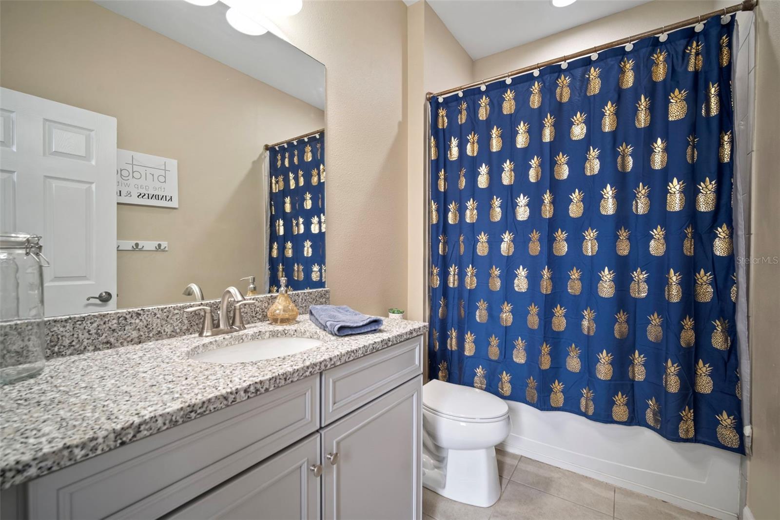 Secondary full bathroom