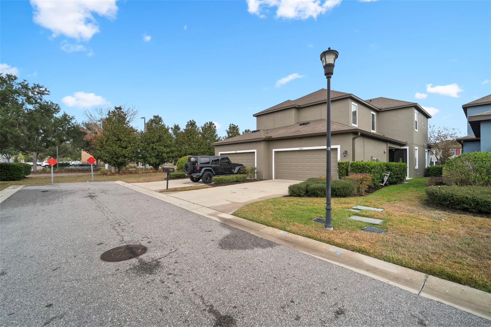 Location at the end of the alleyway