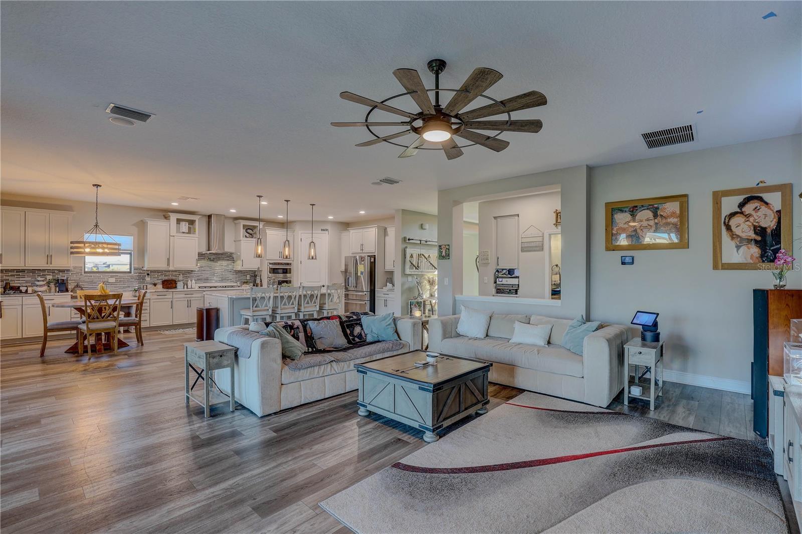 Open living space, great for entertaining!