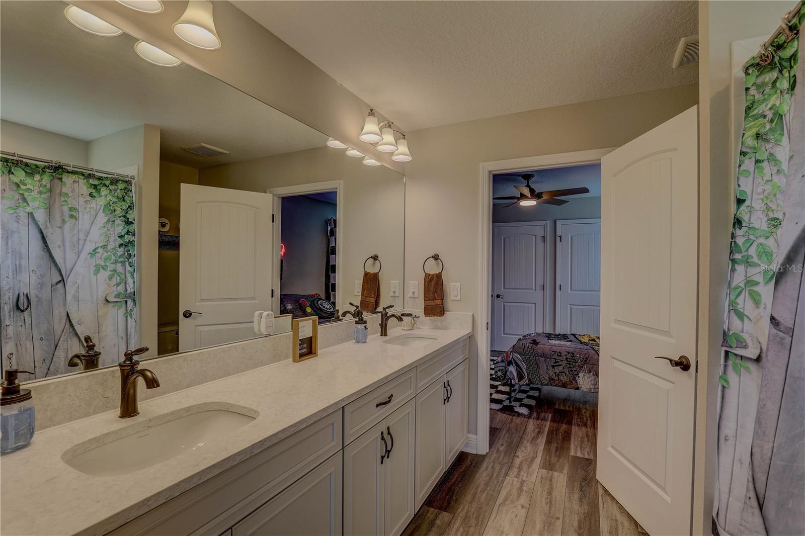 Jack n Jill bathroom, dual vanities.
