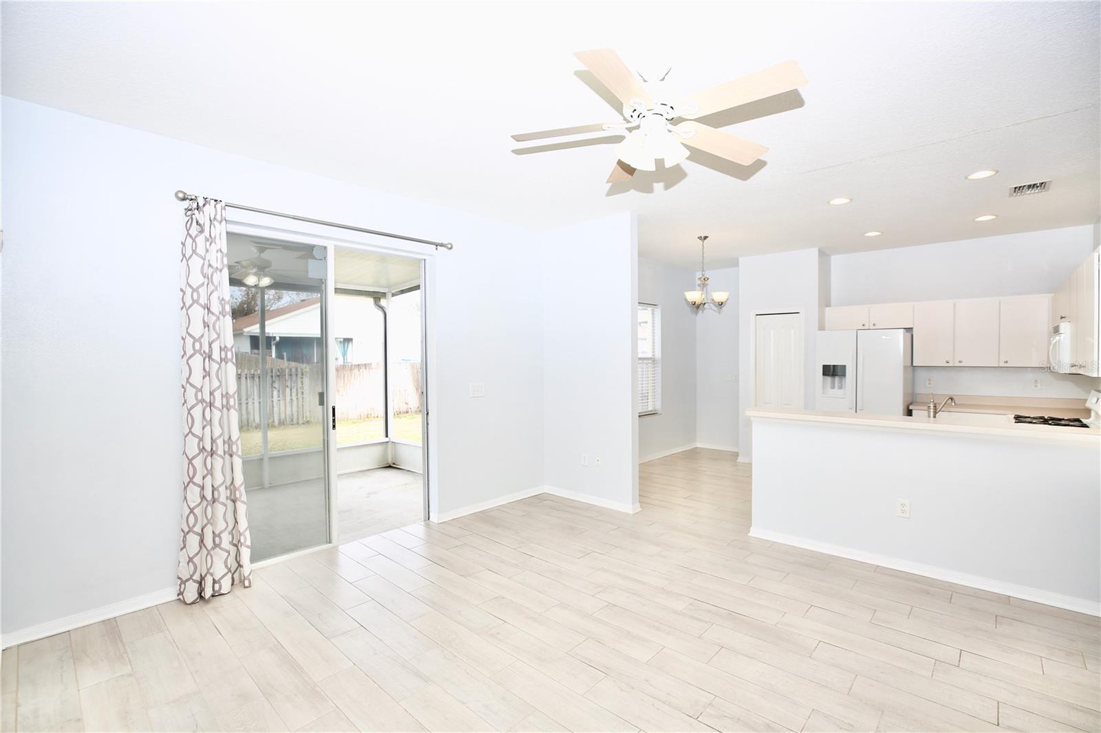 sliders to the lanai