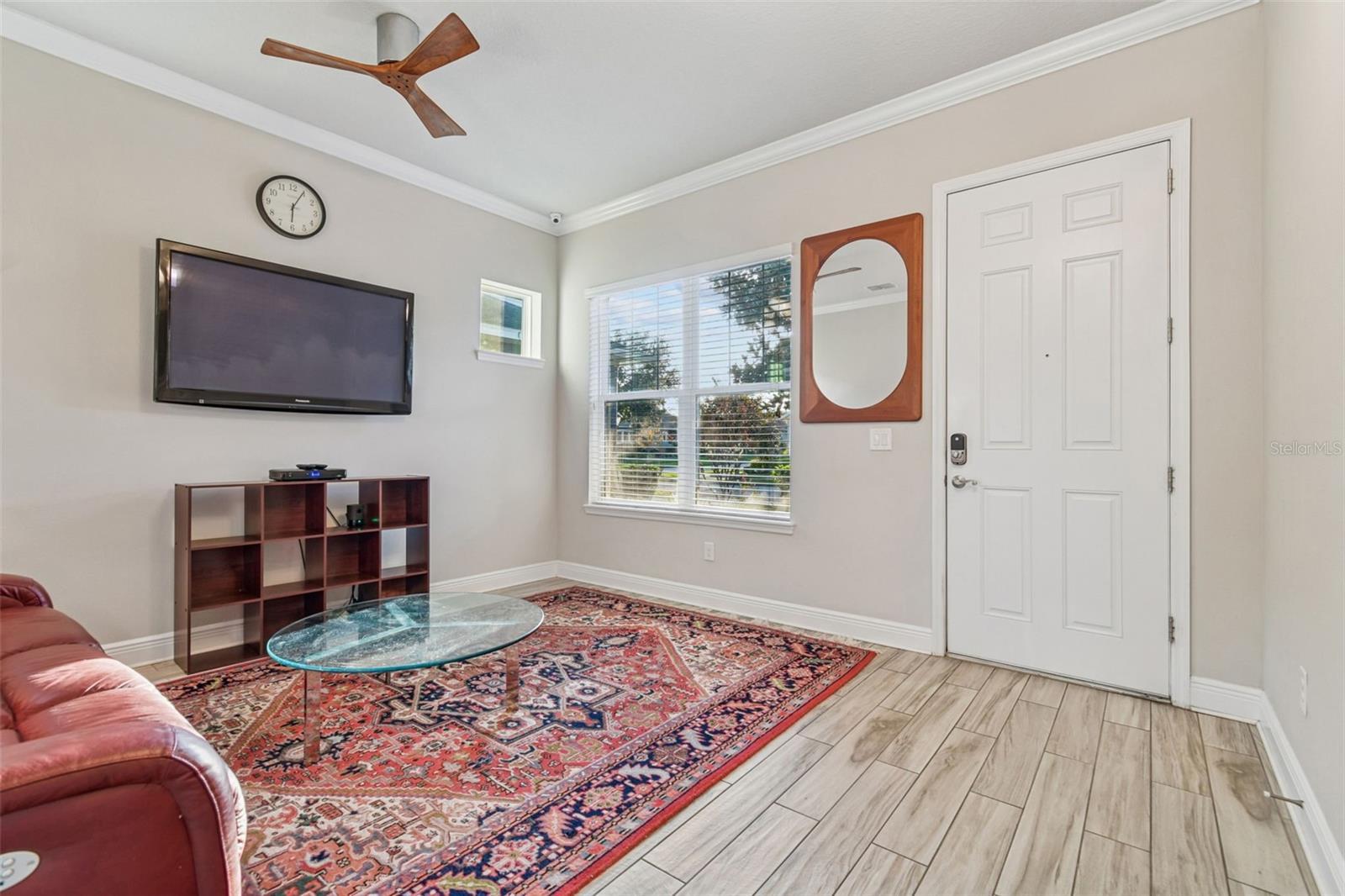 Living Room/Front Entry