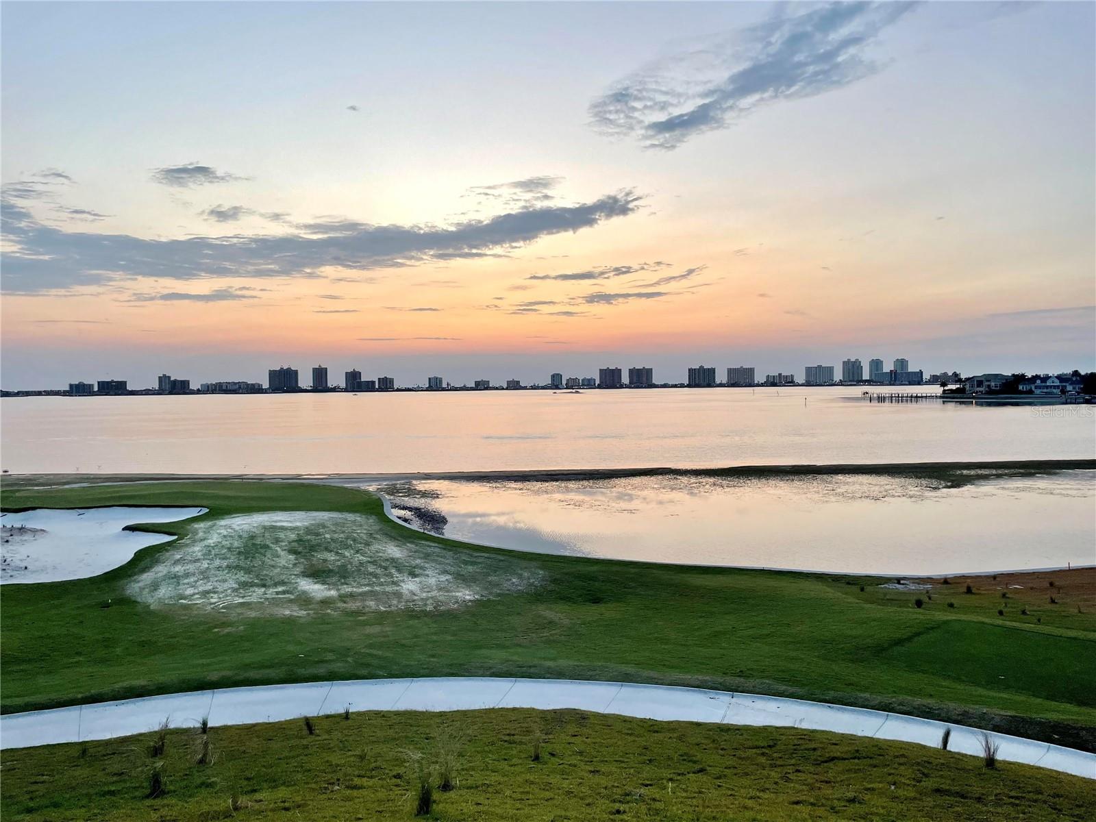 Waterfront golf course