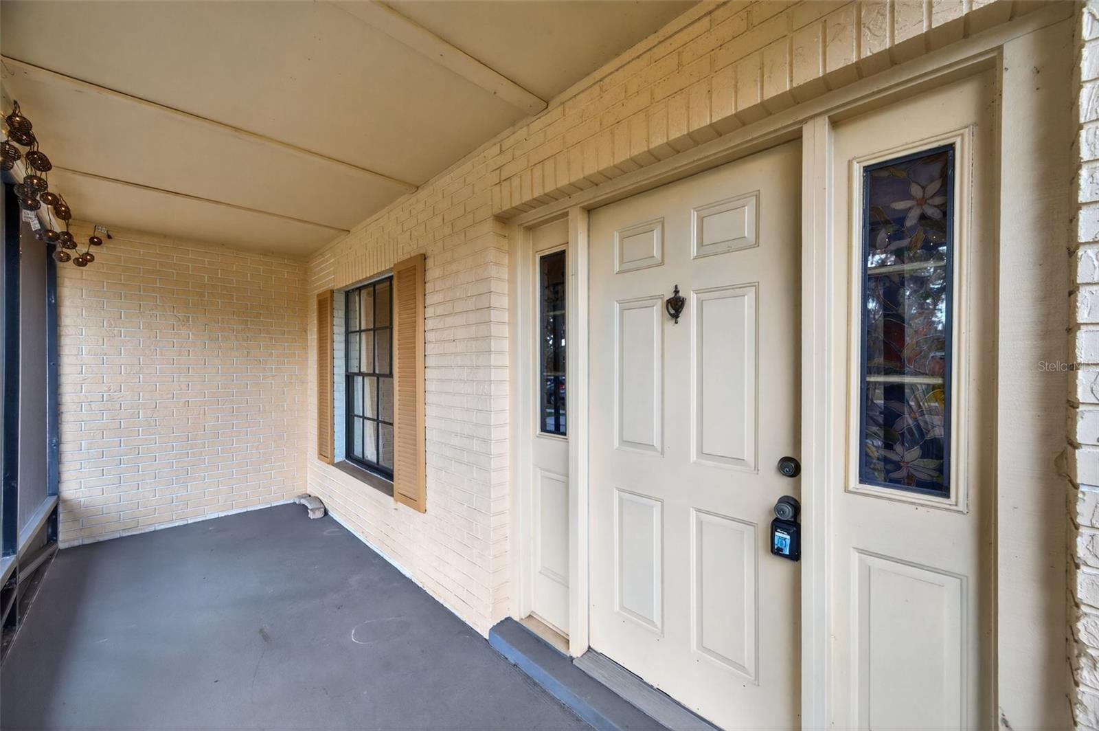 Front Screened Porch/Entry
