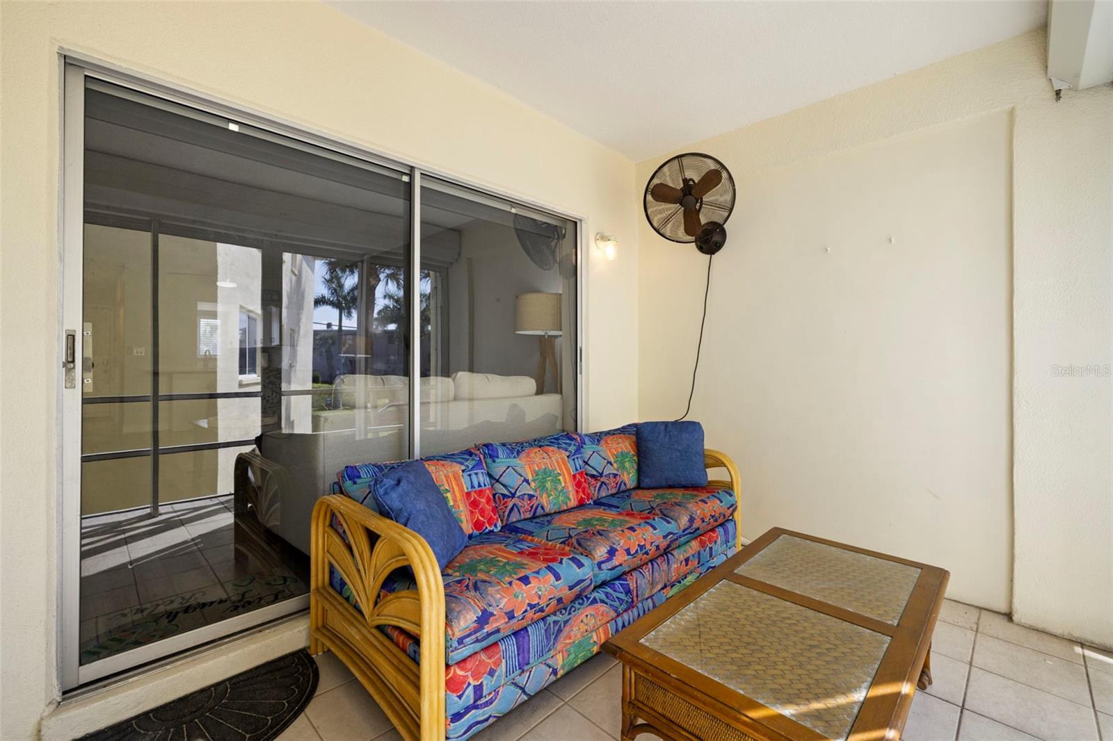 screen porch/lanai/patio