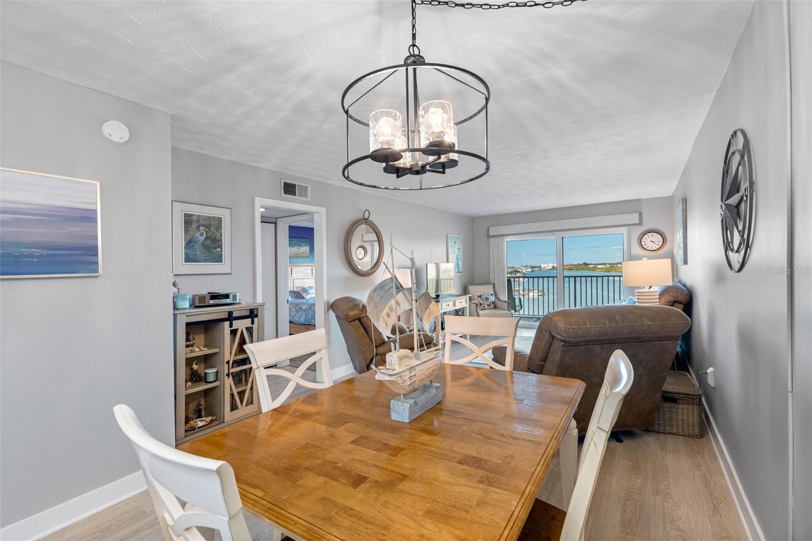 .... Interior Layout Photo...1 of 2..