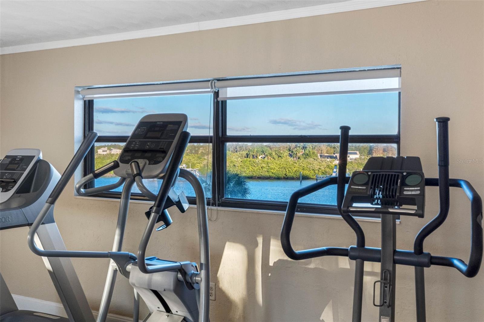 ... Water Front Clubhouse Right By The Pool and New Workout Facilities Right Above.. While on Vacation or Visiting,  You Will Not Miss Out on Your Health Routines.