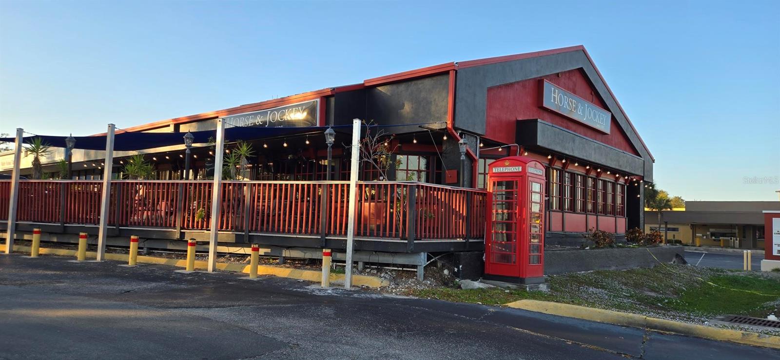 Horse & Jockey Pub in South Pasadena.