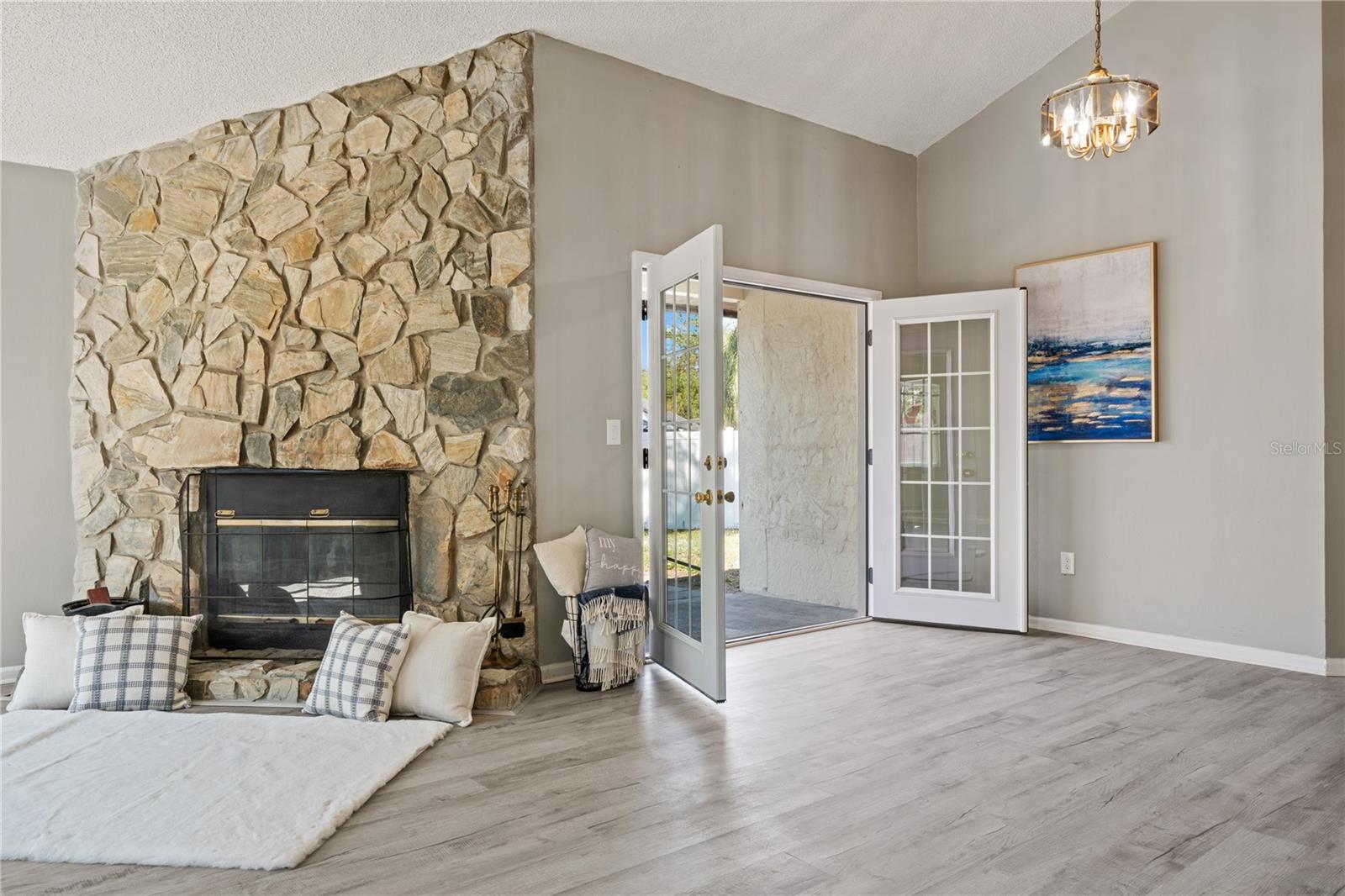 Family room/Dining room