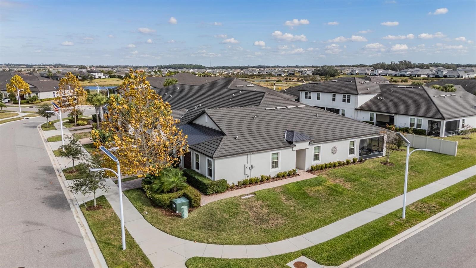 Welcome Home!!! End unit, light and bright!