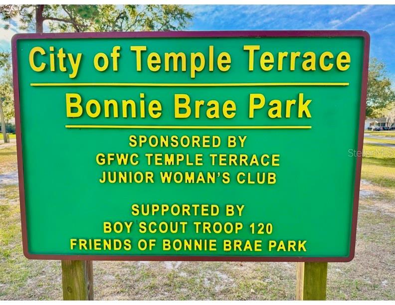 Bonnie Brae Park and Playground Nearby