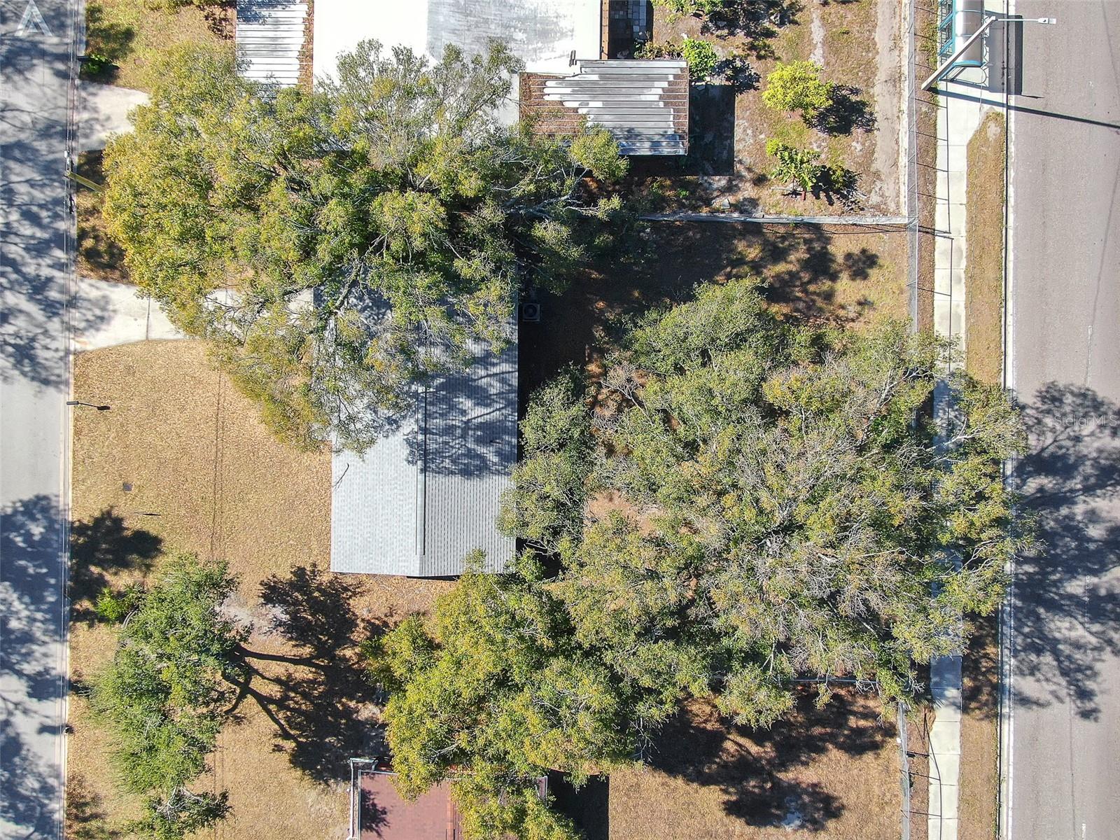 Whether you’re an investor, rehabber, or a buyer looking to personalize a home with great bones, this property presents an outstanding opportunity.