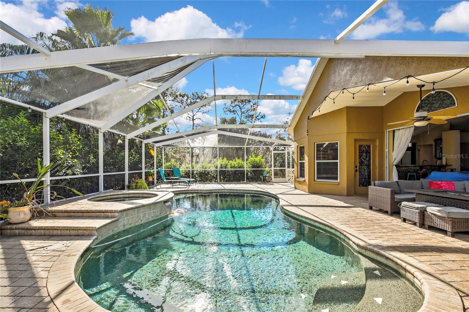 one more of pool side