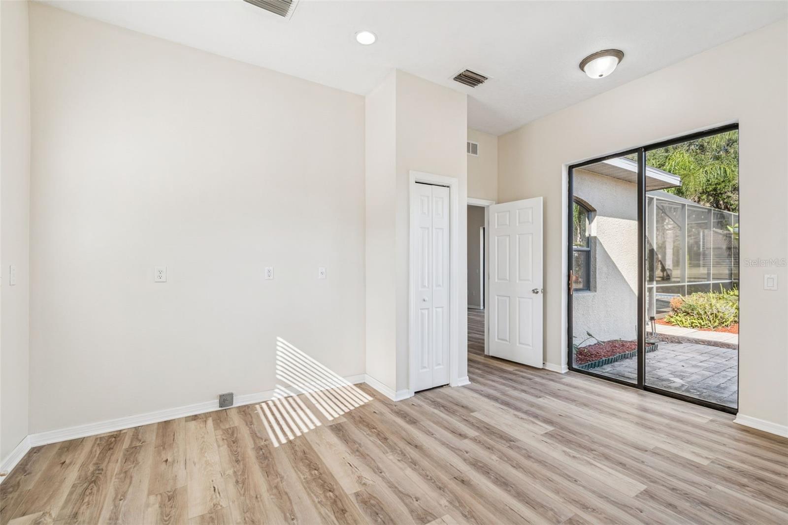 Mother in law suite - Bedroom with kitchenette and laundry hookups