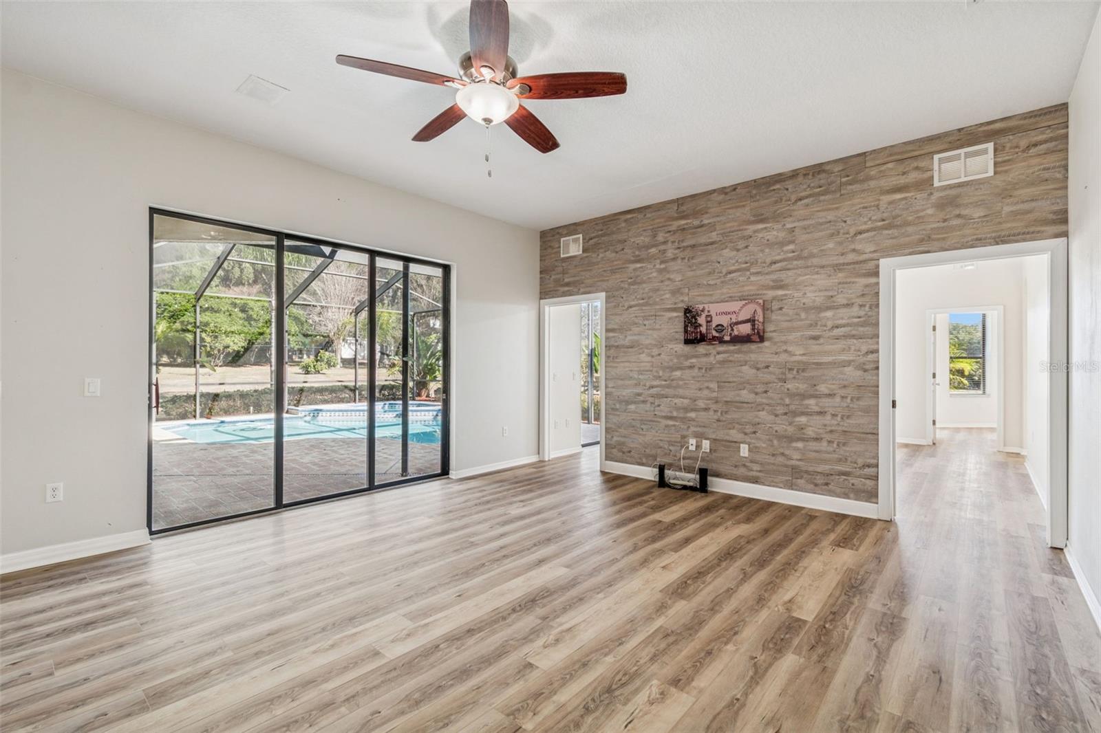 Family Room - Brand new flooring