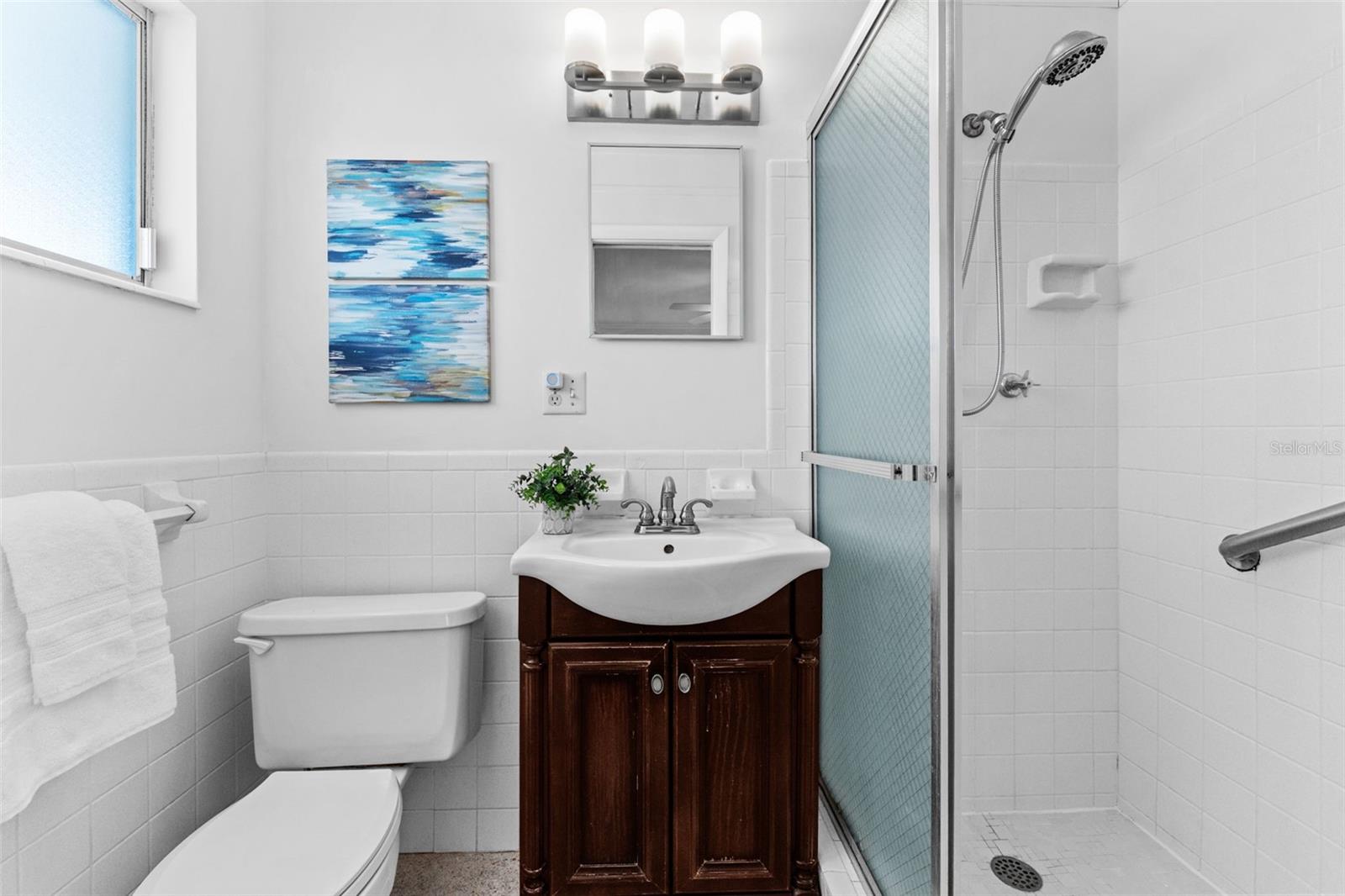 Primary bathroom ensuite