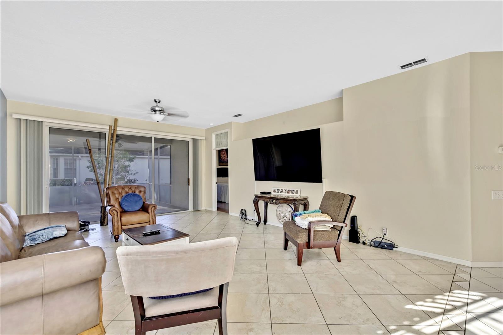 Space for whatever size TV you like, or entertainment area, or both!