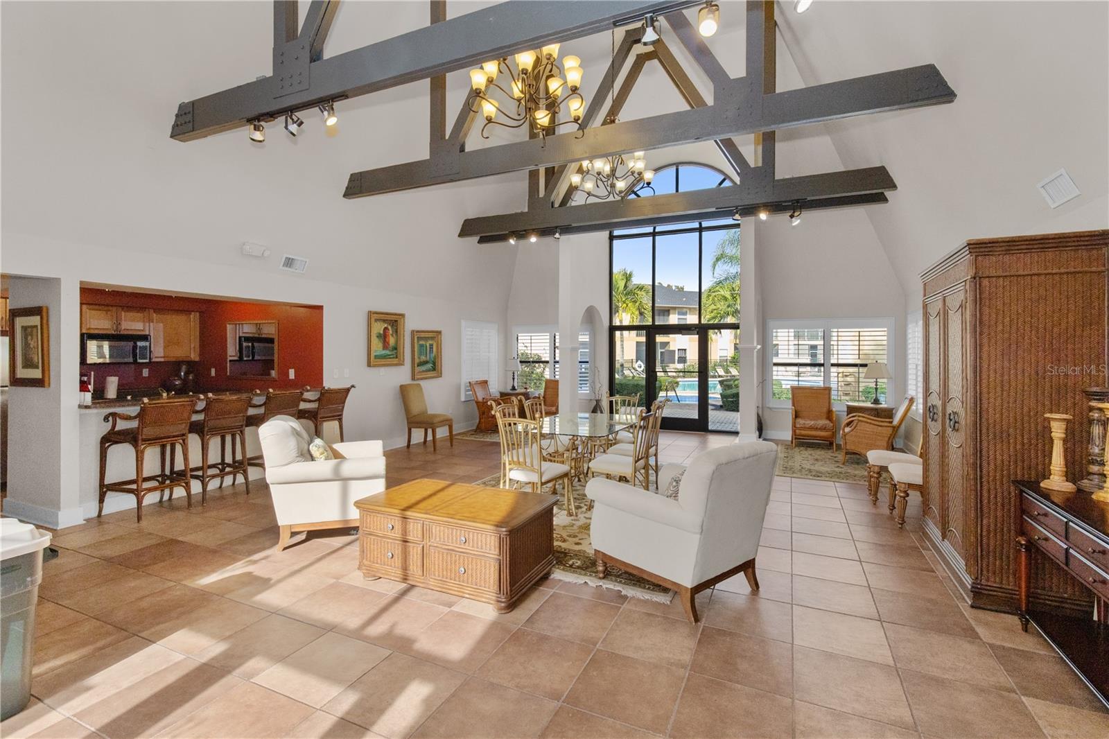 Clubhouse has kitchen